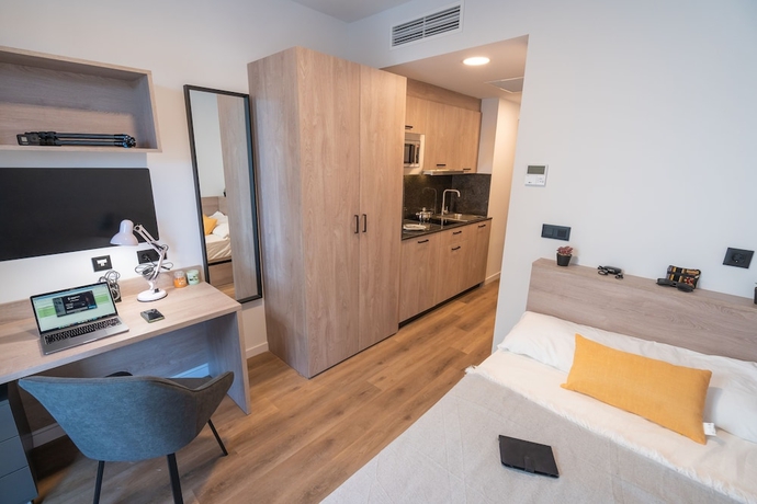 Imagen de la habitación del Hotel Micampus Alicante. Foto 9