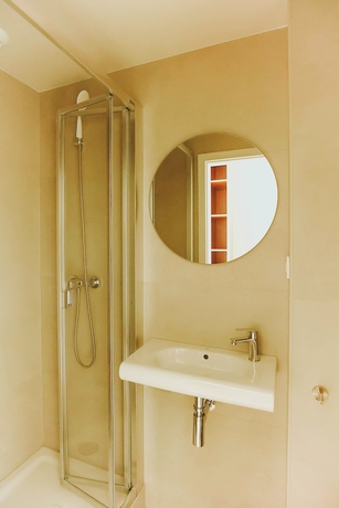 Imagen de la habitación del Hotel Micampus Braga. Foto 13