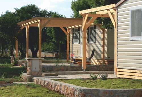 Imagen general del Hotel Micanovi Dvori - Village Zrmanja. Foto 10