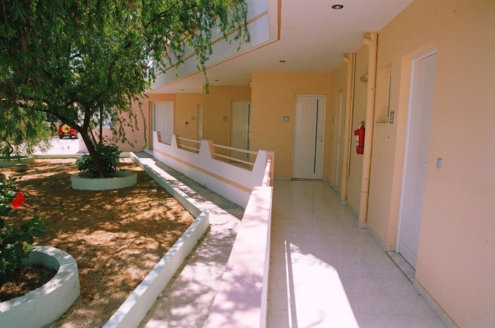 Imagen de los exteriores del Hotel Michaelo Studios. Foto 11