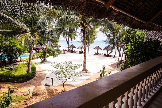 Imagen del bar/restaurante del Hotel Michamvi Sunset Bay. Foto 9