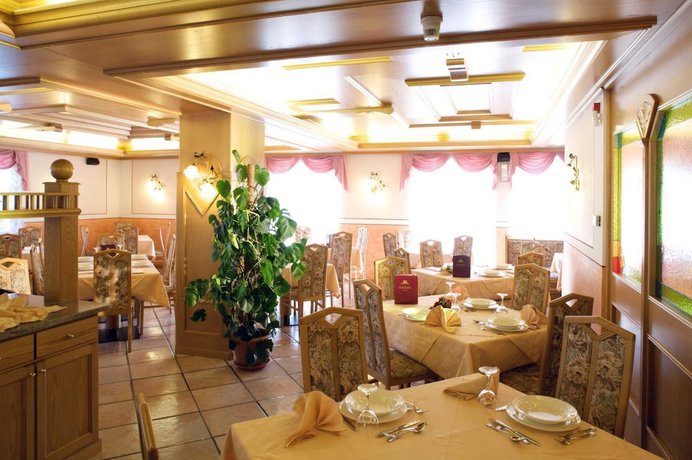 Imagen del bar/restaurante del Hotel Michela. Foto 10