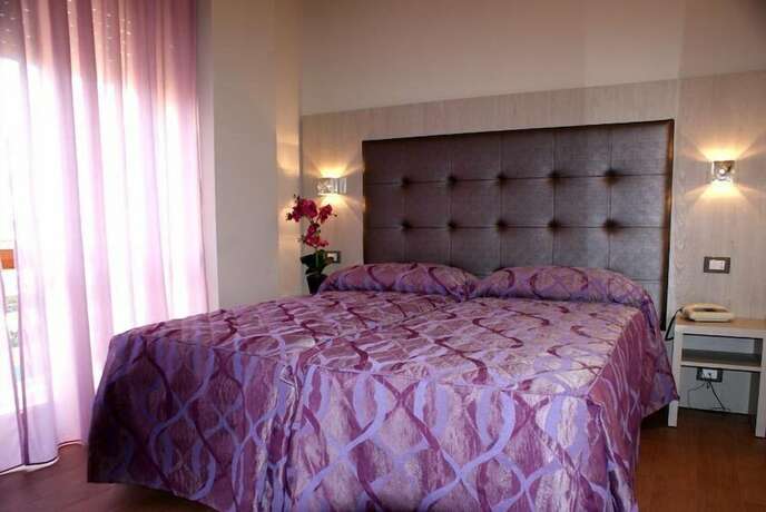 Imagen general del Hotel Michela, Massa. Foto 11