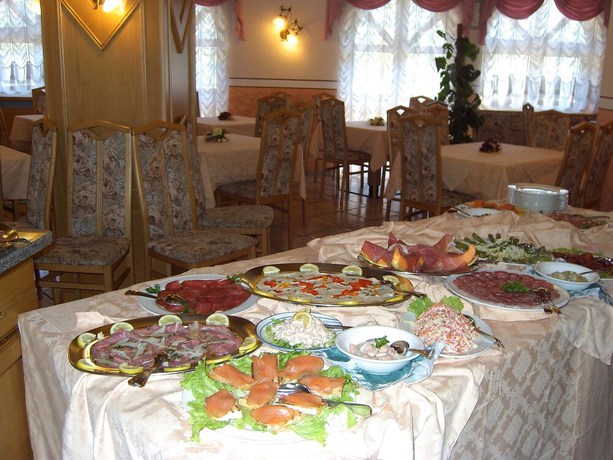 Imagen del bar/restaurante del Hotel Michela, Pondasio. Foto 5