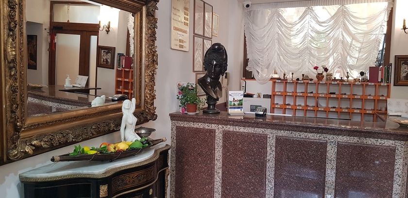 Imagen de los interiores del Hotel Michelangelo, Bucarest. Foto 19