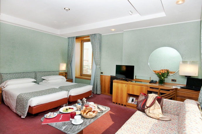 Imagen de la habitación del Hotel Michelangelo, Milán. Foto 6