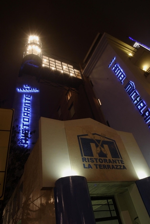 Imagen de los exteriores del Hotel Michelangelo Palace. Foto 10