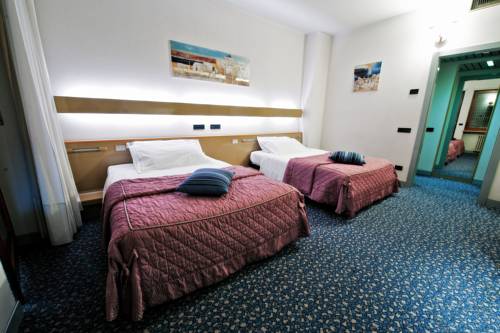 Imagen de la habitación del Hotel Michelangelo, Piazzo. Foto 9