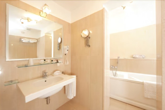 Imagen de la habitación del Hotel Michelangelo, Terranuova Bracciolini. Foto 14