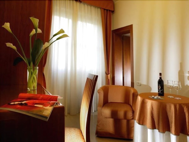 Imagen de la habitación del Hotel Michelangelo, Terranuova Bracciolini. Foto 16