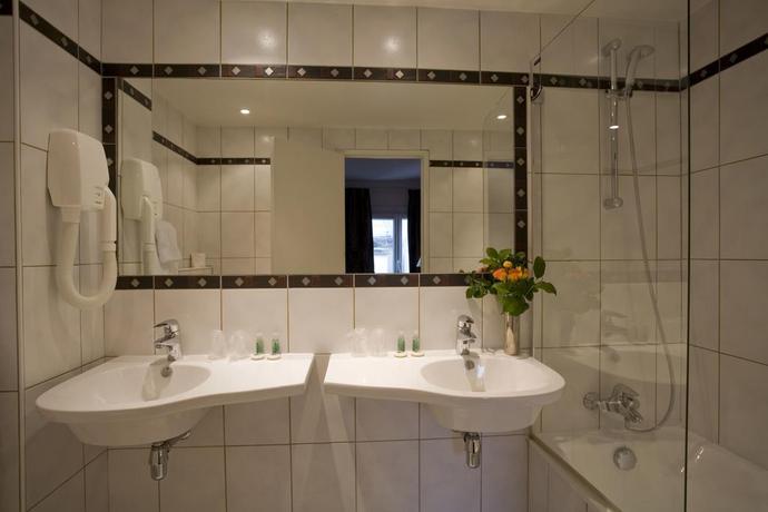 Imagen de la habitación del Hotel Michelet Odéon. Foto 3