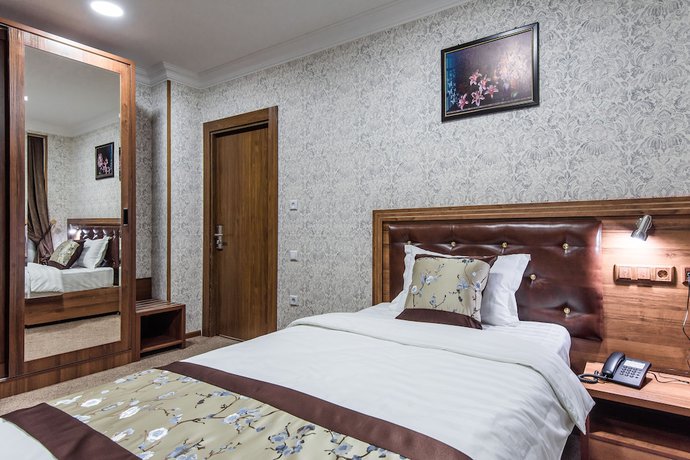 Imagen de la habitación del Hotel Michelin. Foto 18