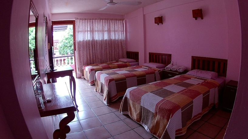 Imagen de la habitación del Hotel Michelle. Foto 7