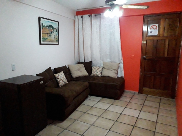 Imagen de la habitación del Hotel Michelle. Foto 9