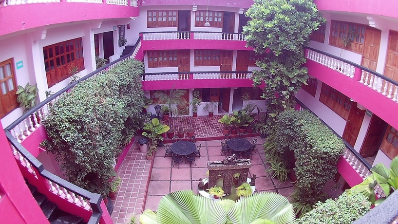 Imagen de la habitación del Hotel Michelle. Foto 14