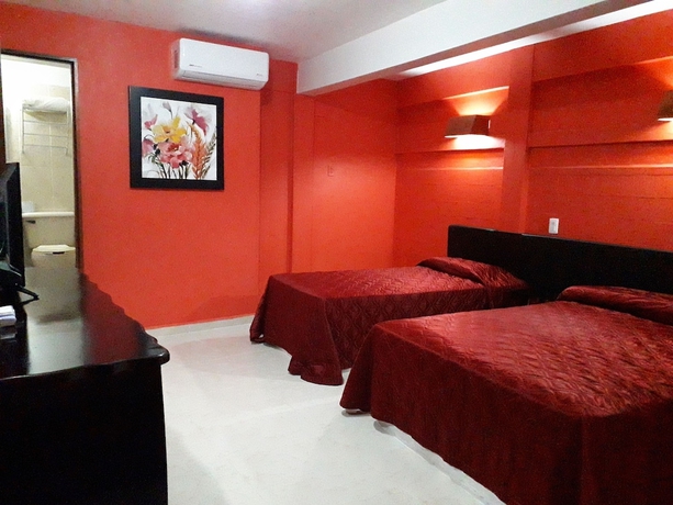 Imagen de la habitación del Hotel Michelle. Foto 15