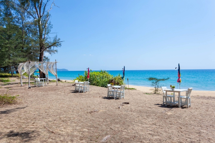 Imagen del bar/restaurante del Hotel Micky Monkey Beach Phuket Maikhao Thailand. Foto 7