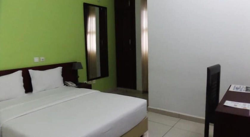 Imagen de la habitación del Hotel Micotel. Foto 16