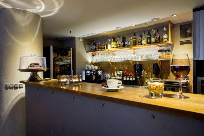 Imagen del bar/restaurante del Hotel Micro. Foto 2