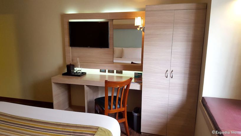 Imagen de la habitación del Hotel Microtel By Wyndham Baguio. Foto 3