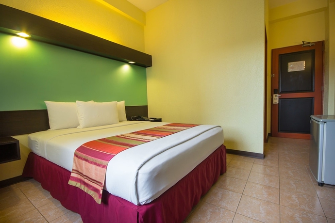 Imagen de la habitación del Hotel Microtel By Wyndham Batangas. Foto 2