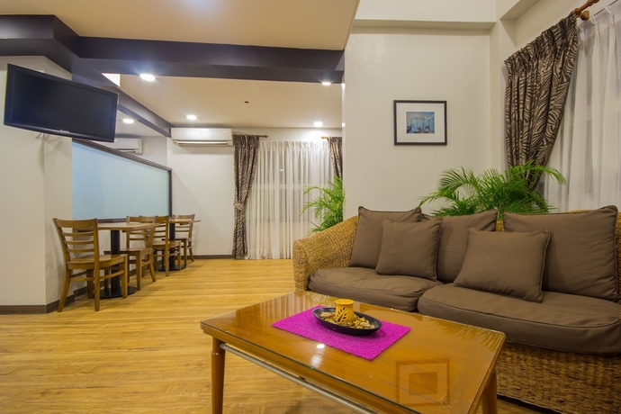 Imagen de los interiores del Hotel Microtel By Wyndham Batangas. Foto 17