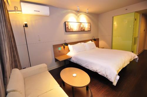 Imagen de la habitación del Hotel Microtel By Wyndham Kunming City Center. Foto 8