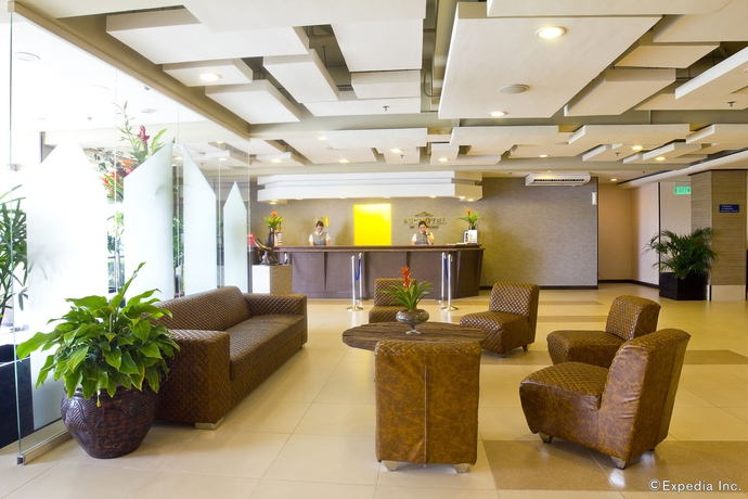Imagen de los interiores del Hotel Microtel By Wyndham Mall Of Asia. Foto 14