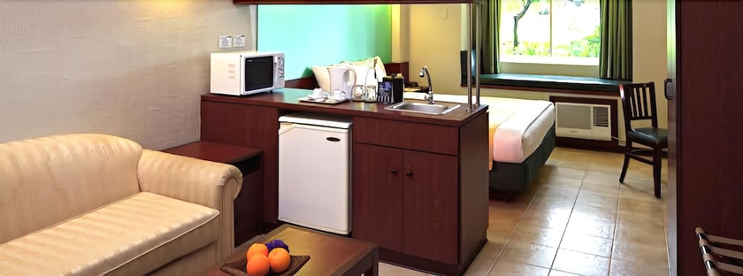 Imagen de la habitación del Hotel Microtel By Wyndham Tarlac. Foto 7