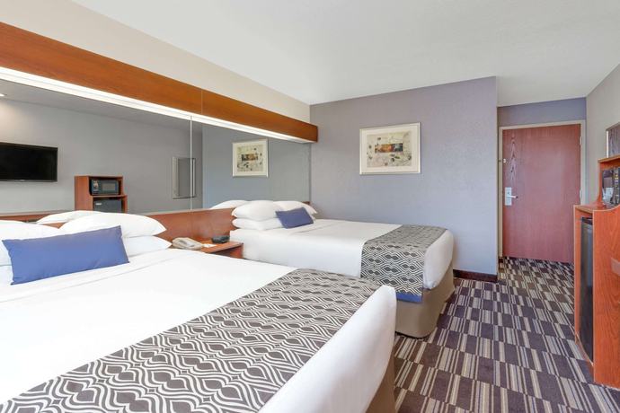 Imagen de la habitación del Hotel Microtel Inn And Suites By Wyndham Bremen. Foto 5