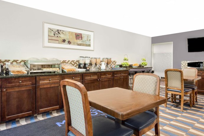 Imagen del bar/restaurante del Hotel Microtel Inn And Suites By Wyndham Bremen. Foto 2