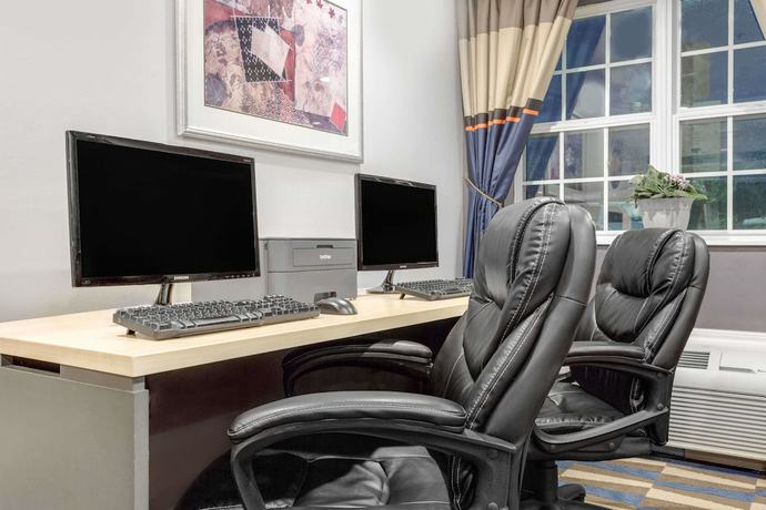 Imagen de los interiores del Hotel Microtel Inn And Suites By Wyndham Bremen. Foto 13