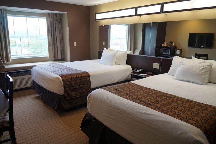 Imagen de la habitación del Hotel Microtel Inn And Suites By Wyndham Cambridge. Foto 14