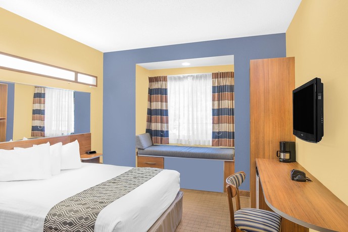 Imagen de la habitación del Hotel Microtel Inn And Suites By Wyndham Chili/rochester Airport. Foto 5