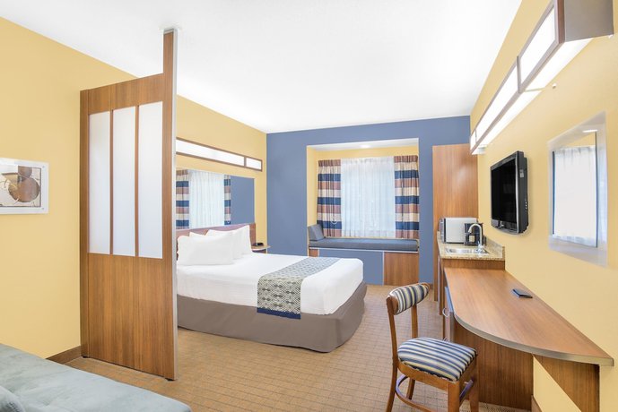 Imagen de la habitación del Hotel Microtel Inn And Suites By Wyndham Chili/rochester Airport. Foto 7