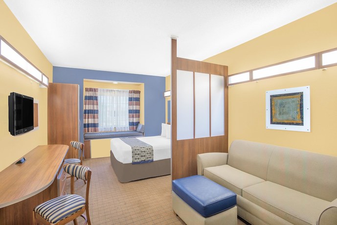 Imagen de la habitación del Hotel Microtel Inn And Suites By Wyndham Chili/rochester Airport. Foto 10