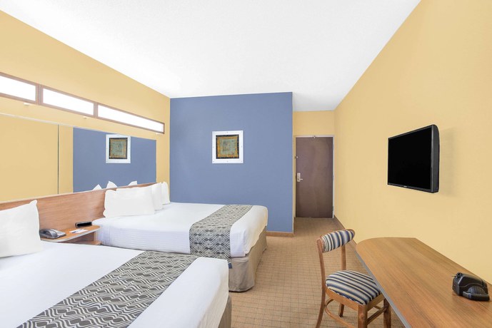 Imagen de la habitación del Hotel Microtel Inn And Suites By Wyndham Chili/rochester Airport. Foto 13