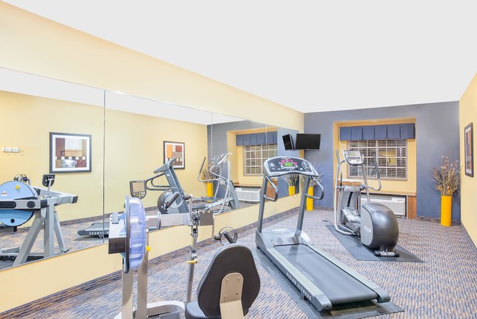 Imagen de los interiores del Hotel Microtel Inn And Suites By Wyndham Chili/rochester Airport. Foto 16