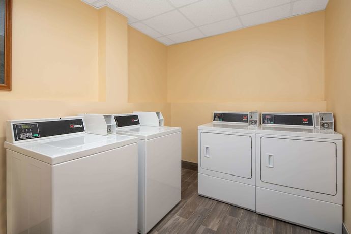 Imagen de los interiores del Hotel Microtel Inn And Suites By Wyndham Columbia/fort Jackson N. Foto 17