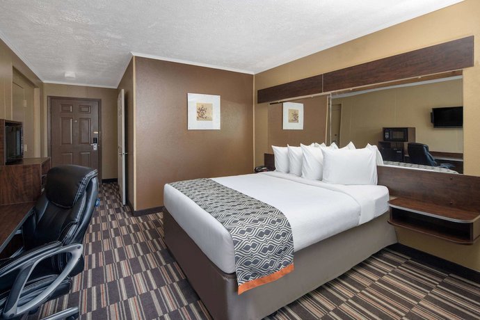 Imagen de la habitación del Hotel Microtel Inn And Suites By Wyndham Columbia/fort Jackson N. Foto 9