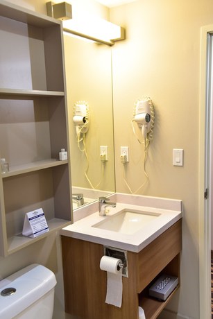 Imagen de la habitación del Hotel Microtel Inn And Suites By Wyndham Cuauhtemoc Campos Menonitas. Foto 5