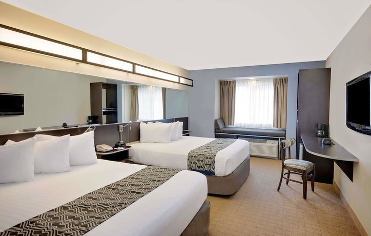 Imagen de la habitación del Hotel Microtel Inn And Suites By Wyndham Geneva. Foto 7