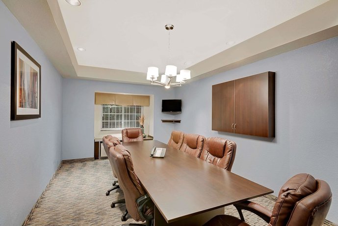 Imagen de los interiores del Hotel Microtel Inn And Suites By Wyndham Geneva. Foto 19