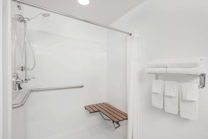 Imagen de la habitación del Hotel Microtel Inn And Suites By Wyndham Hamburg. Foto 7