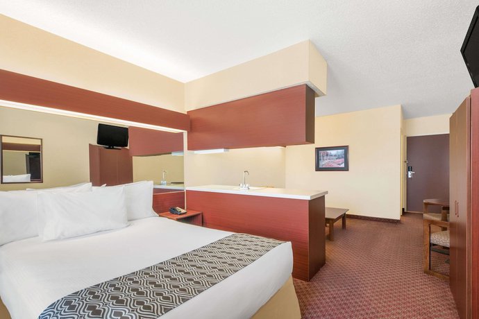 Imagen de la habitación del Hotel Microtel Inn And Suites By Wyndham Hamburg. Foto 9