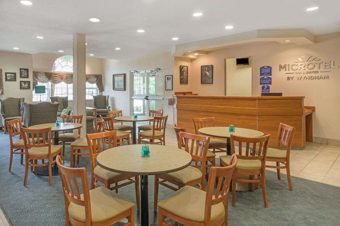 Imagen del bar/restaurante del Hotel Microtel Inn And Suites By Wyndham Houma. Foto 3