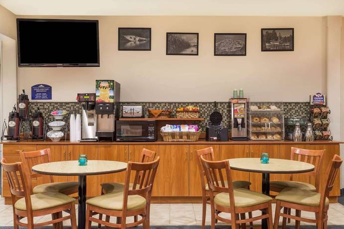 Imagen del bar/restaurante del Hotel Microtel Inn And Suites By Wyndham Houma. Foto 4