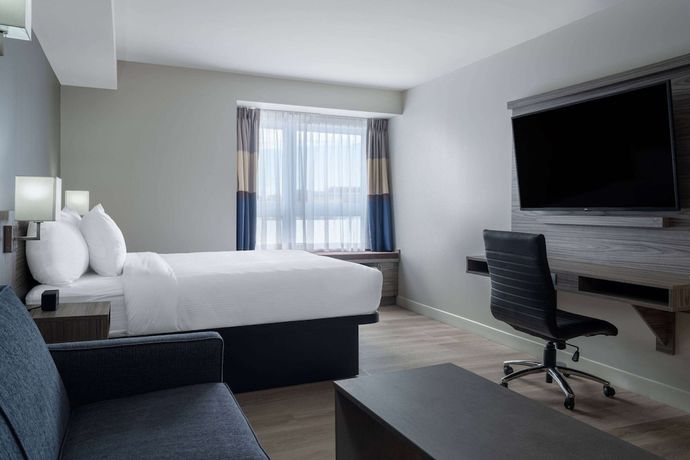 Imagen de la habitación del Hotel Microtel Inn And Suites By Wyndham Kanata Ottawa West. Foto 5