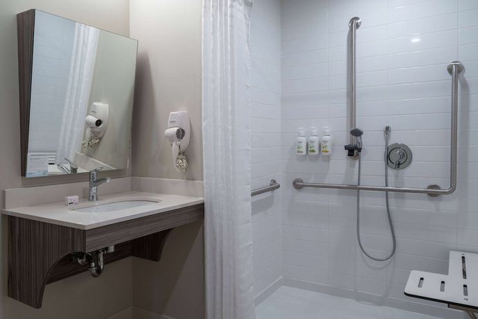 Imagen de la habitación del Hotel Microtel Inn And Suites By Wyndham Kanata Ottawa West. Foto 18