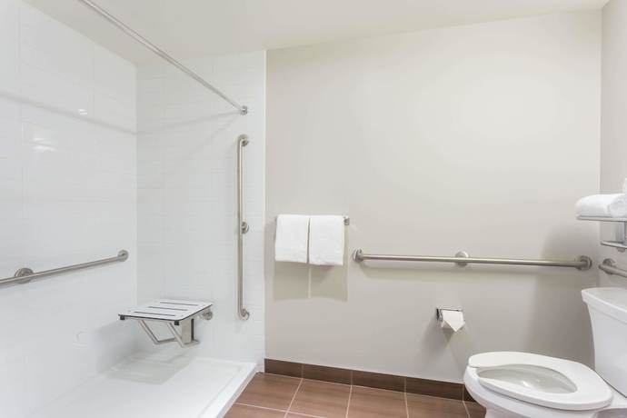 Imagen de la habitación del Hotel Microtel Inn And Suites By Wyndham Kitimat. Foto 3
